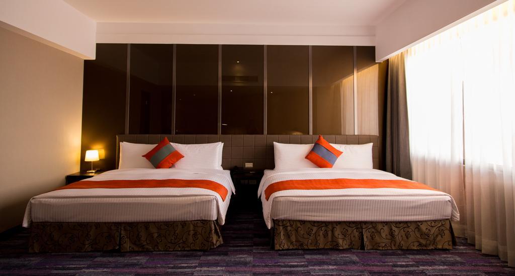 Hoya Resort Hotel Kaohsiung Exterior photo