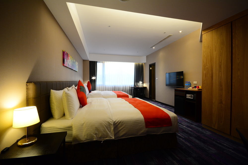 Hoya Resort Hotel Kaohsiung Exterior photo