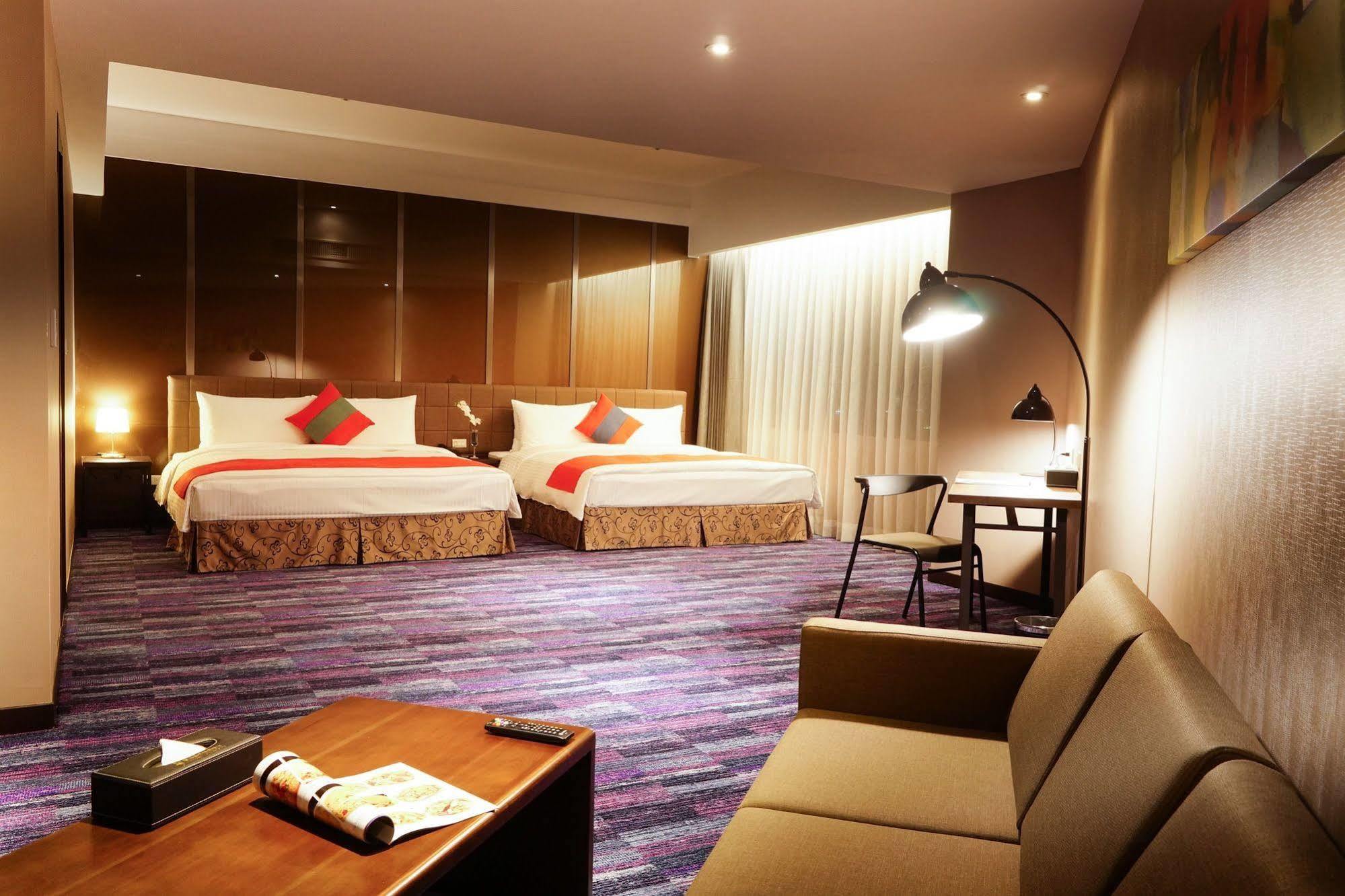 Hoya Resort Hotel Kaohsiung Exterior photo